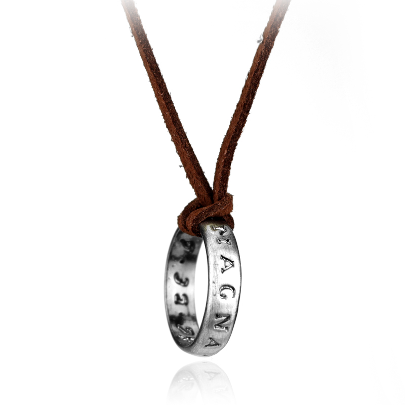 Vintage Collectible Item - Kalung Rantai Kulit Anime Game Karakter