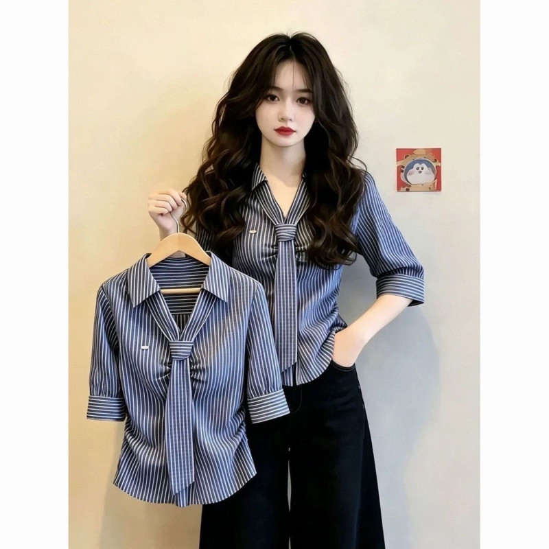 Vintage Collectible Buttons - Blus Elegan Bergaris Ramping Lengan Pendek