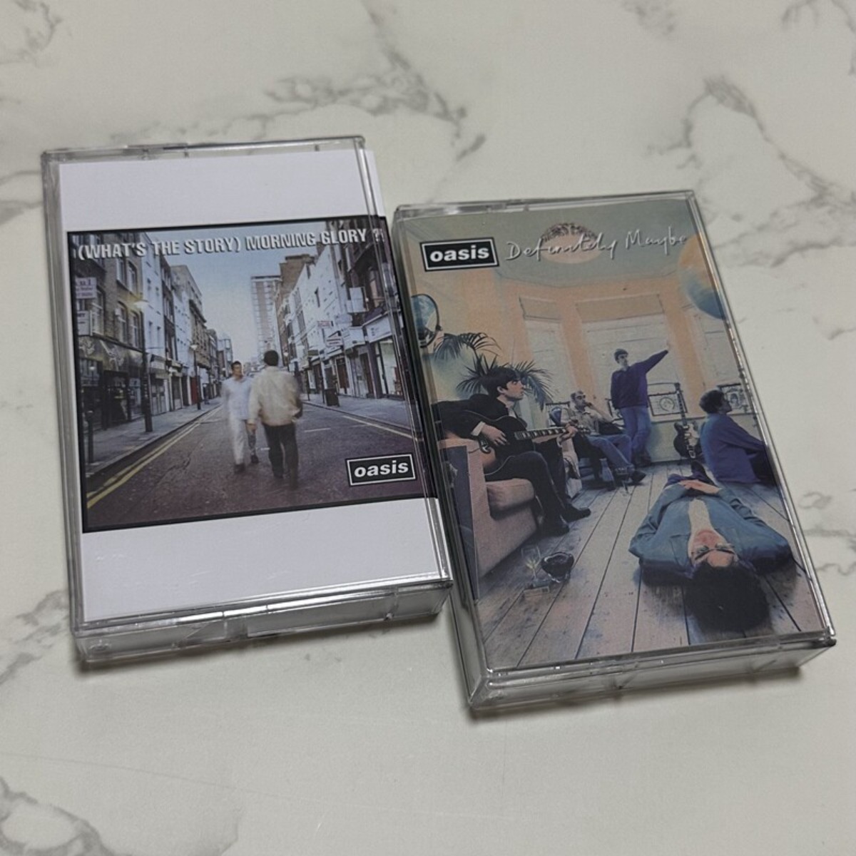 Vintage Collectible & Vintage Dolls - Kaset Band Rock Inggris Oasis dengan
