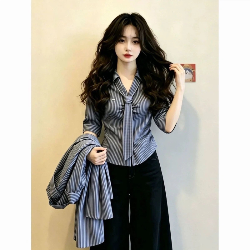 Blus Elegan Bergaris Ramping L - Vintage Collectible Buttons ulasan dan harga
